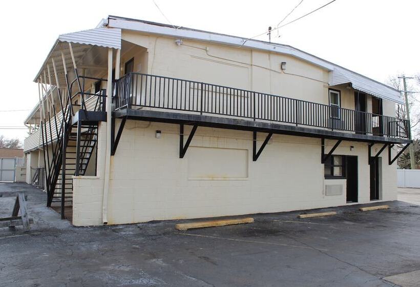 호텔 Royal Budget Inn