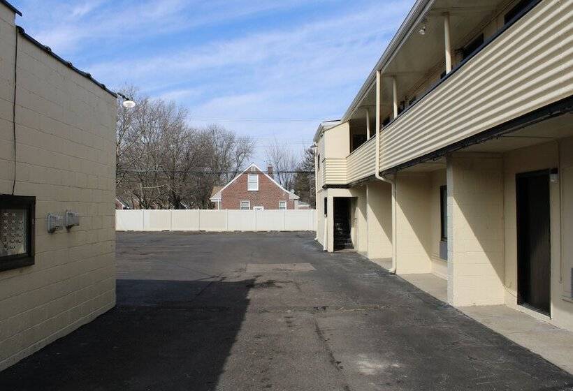 酒店 Royal Budget Inn