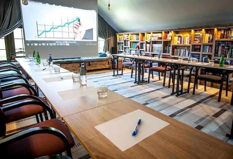 פנסיון Akademia Kuraszkow