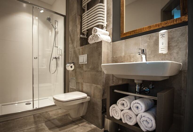 פנסיון Akademia Kuraszkow