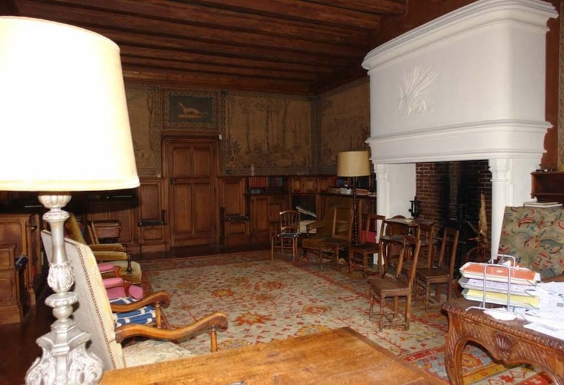 פנסיון Chateau Du Donjon