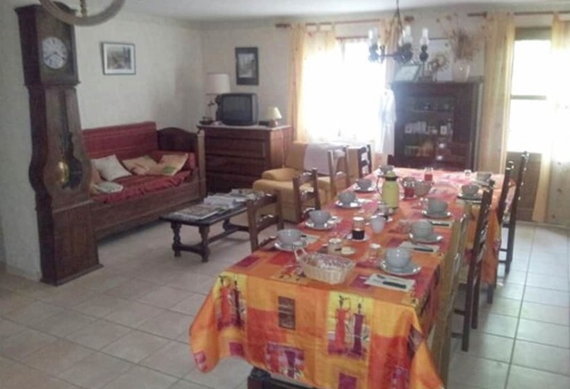 مبيت وإفطار Le Relais Des Faïsses