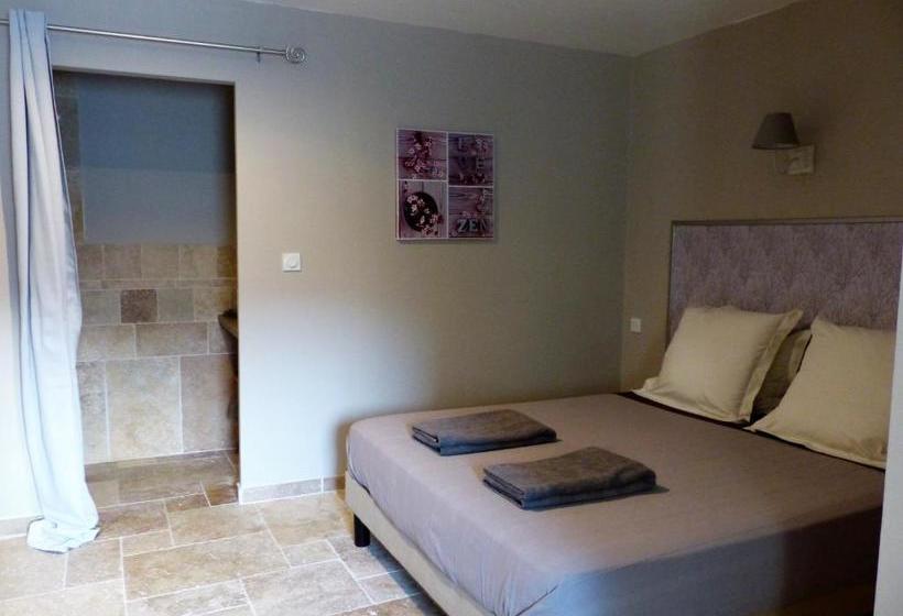 פנסיון La Fontaine De Rocoule