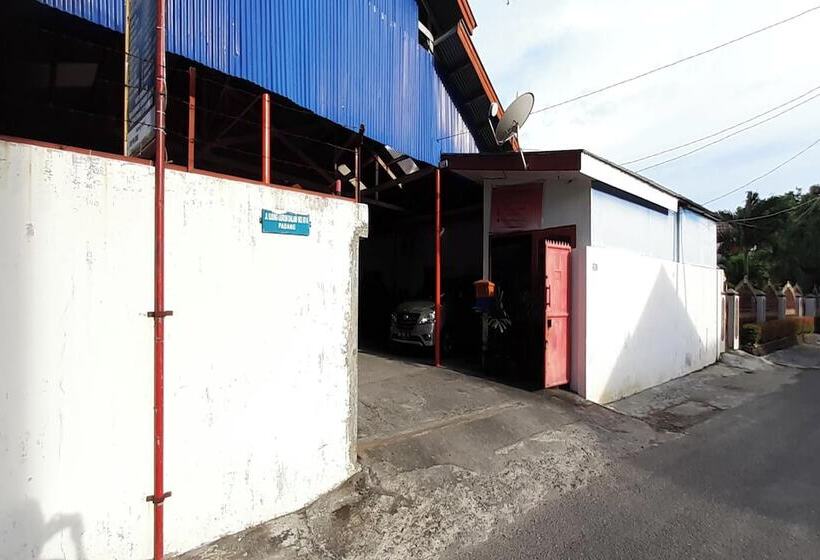 Отель Oyo 3414 Gurita Residence Syariah