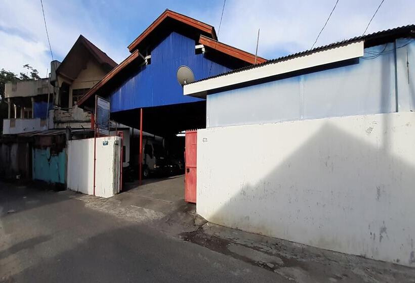 Отель Oyo 3414 Gurita Residence Syariah