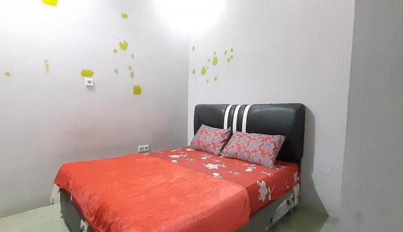 Отель Oyo 3414 Gurita Residence Syariah