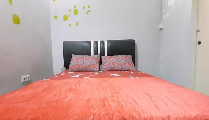 Отель Oyo 3414 Gurita Residence Syariah