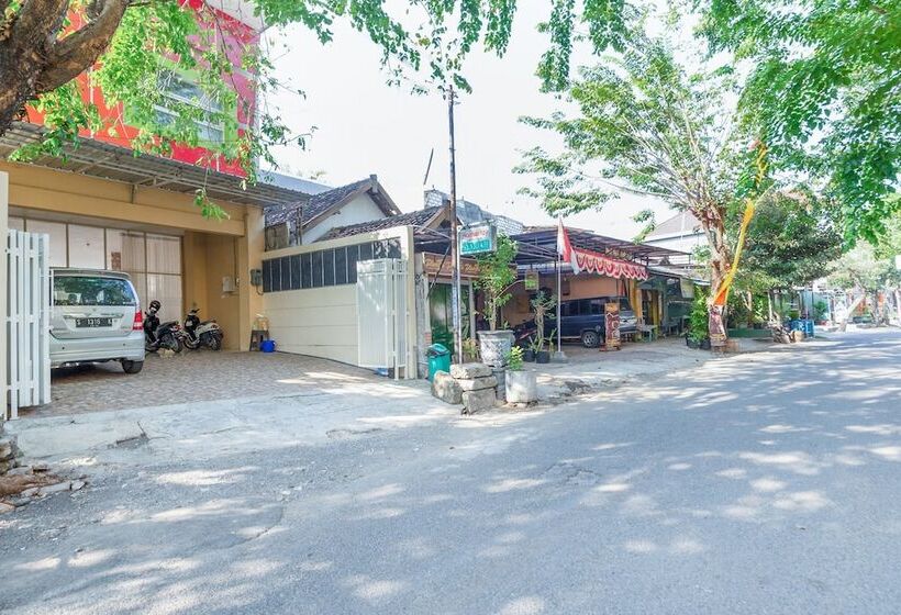 בית מלון כפרי Oyo 3434 Penginapan Keluarga Syariah