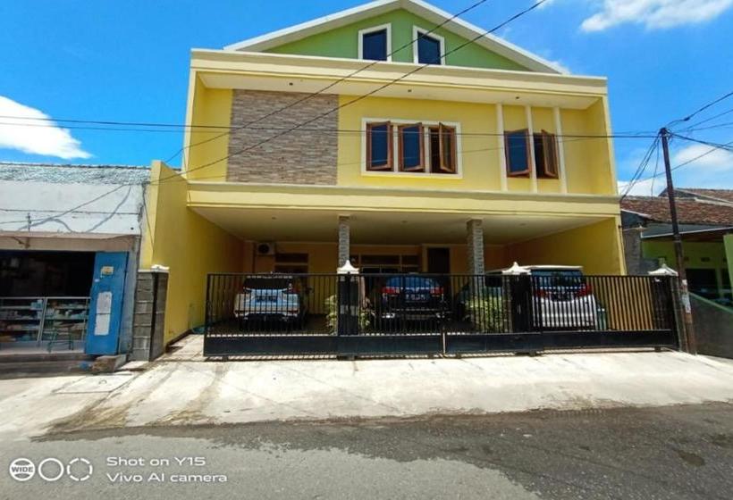 בית מלון כפרי Oyo 3516 Kinawa Family Homestay