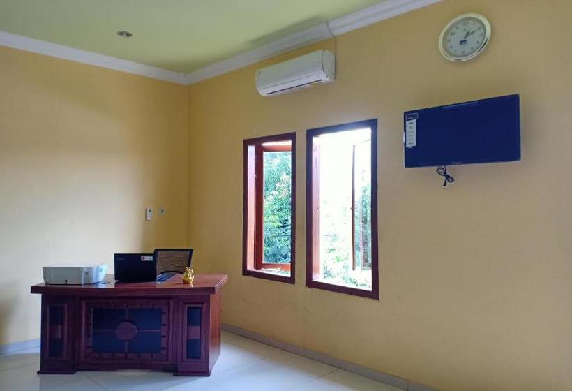 בית מלון כפרי Oyo 3516 Kinawa Family Homestay