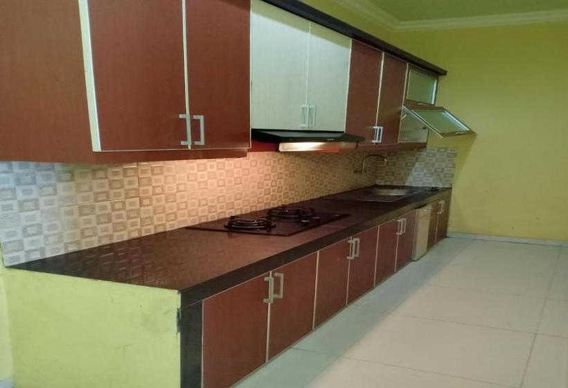 בית מלון כפרי Oyo 3516 Kinawa Family Homestay