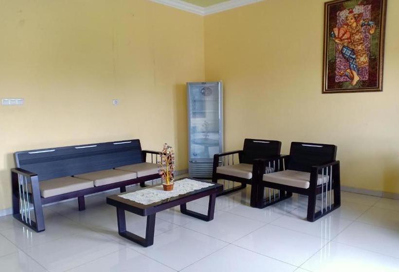 בית מלון כפרי Oyo 3516 Kinawa Family Homestay