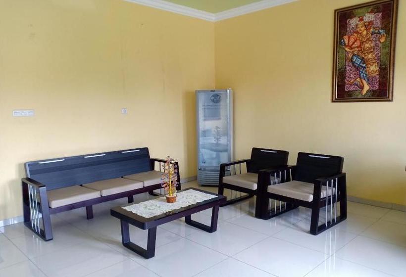 בית מלון כפרי Oyo 3516 Kinawa Family Homestay