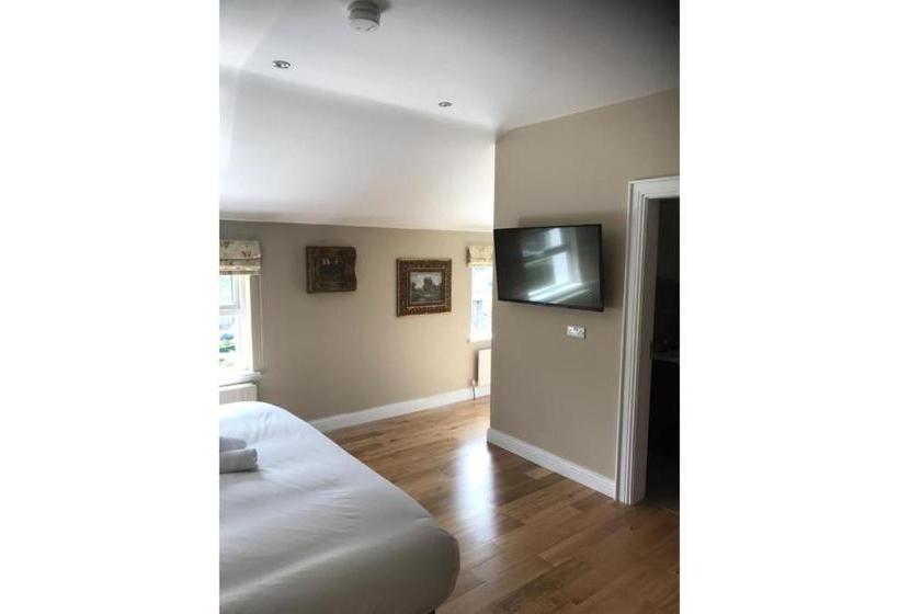 Отель The Linen House