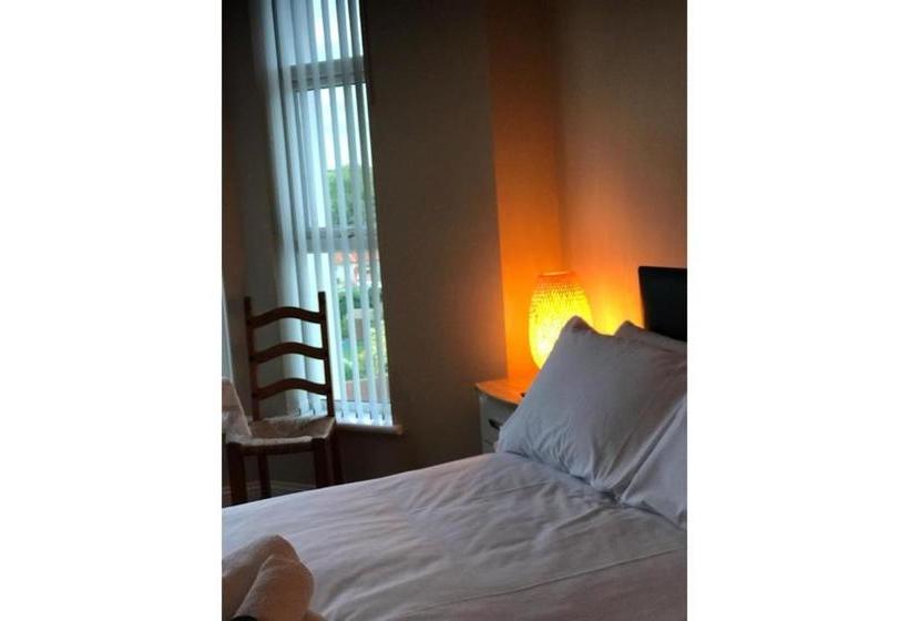 Отель The Linen House