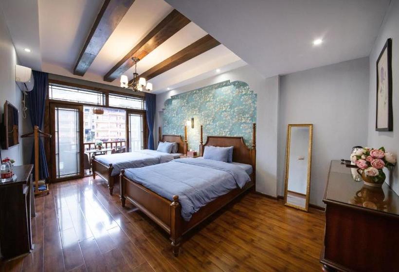 بنسيون Flower Time Inn