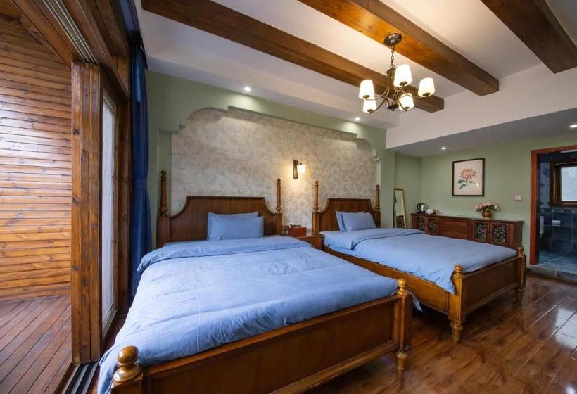 بنسيون Flower Time Inn