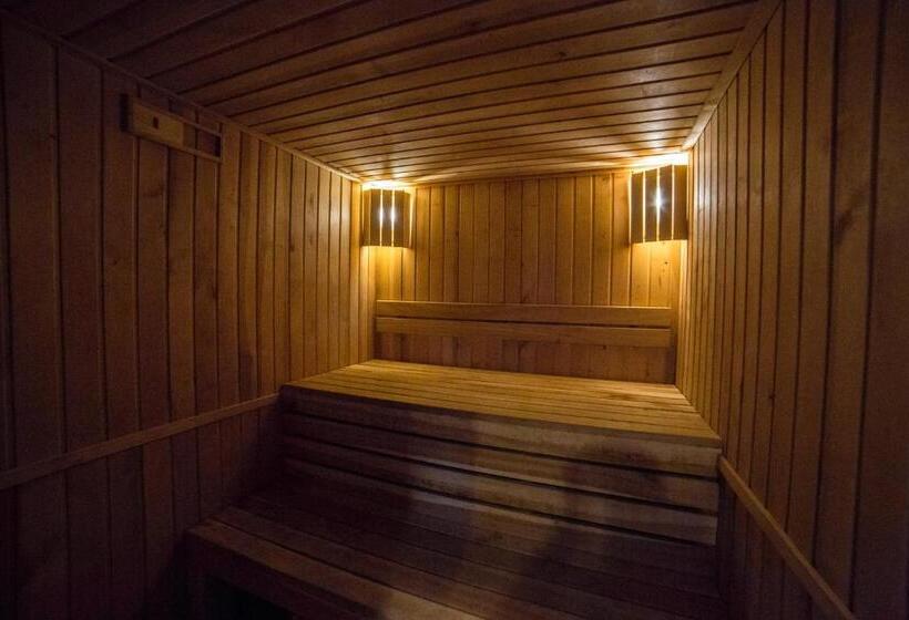 هاستل Hollywood