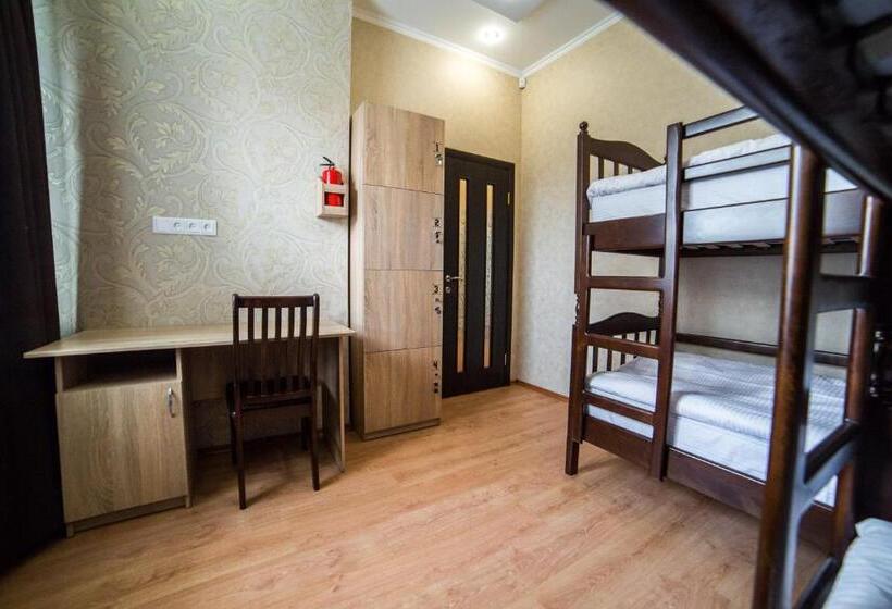 هاستل Hollywood