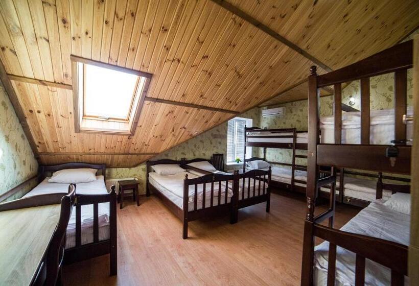 هاستل Hollywood