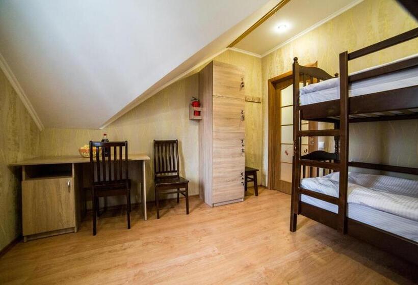 هاستل Hollywood