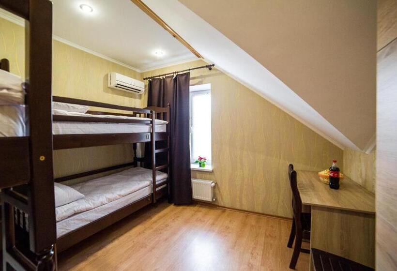 هاستل Hollywood