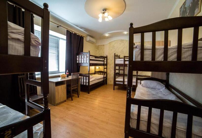 هاستل Hollywood