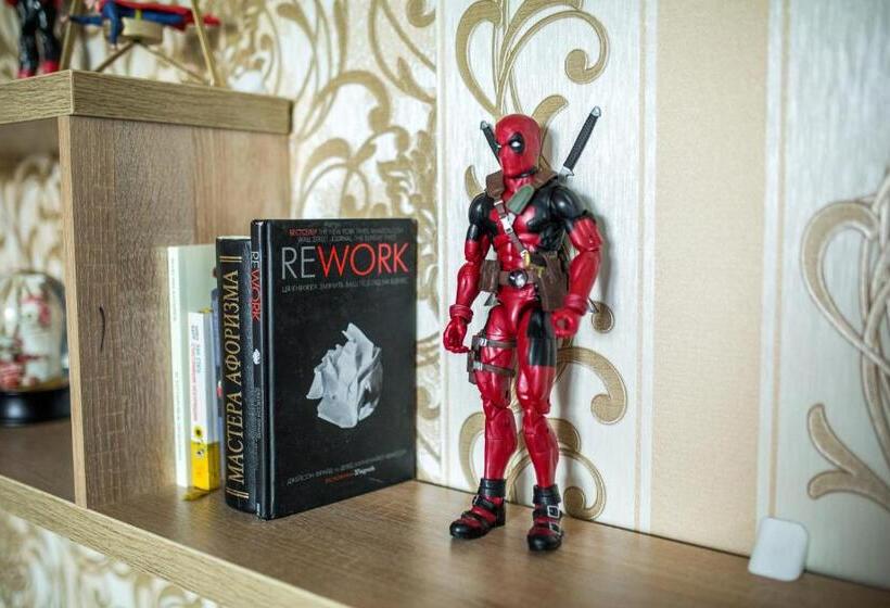 هاستل Hollywood