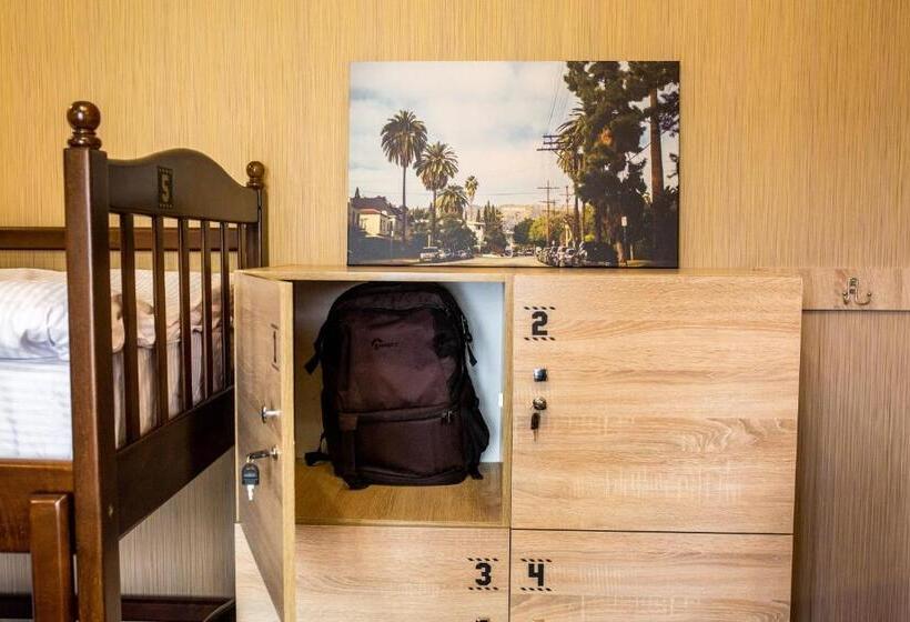 هاستل Hollywood