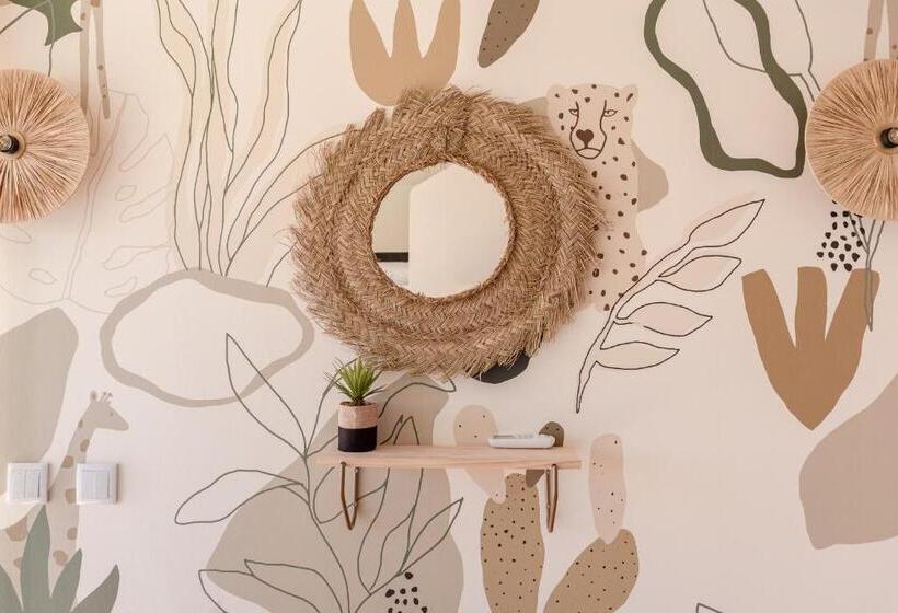 هاستل The Salty Pelican Yoga & Surf Retreat