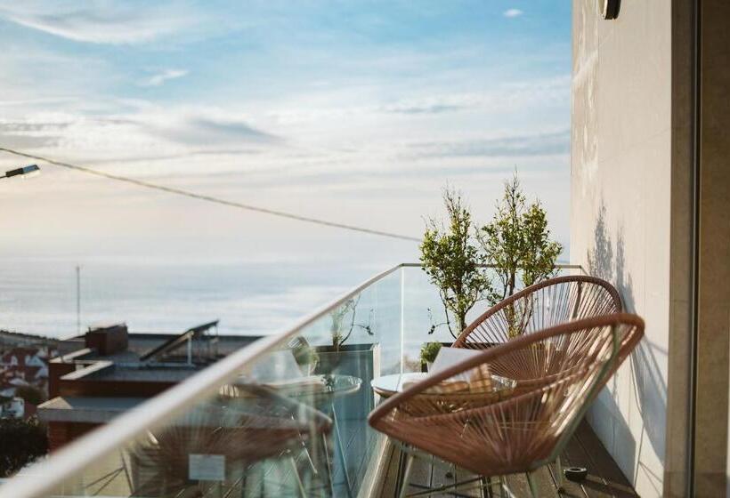 هاستل The Salty Pelican Yoga & Surf Retreat