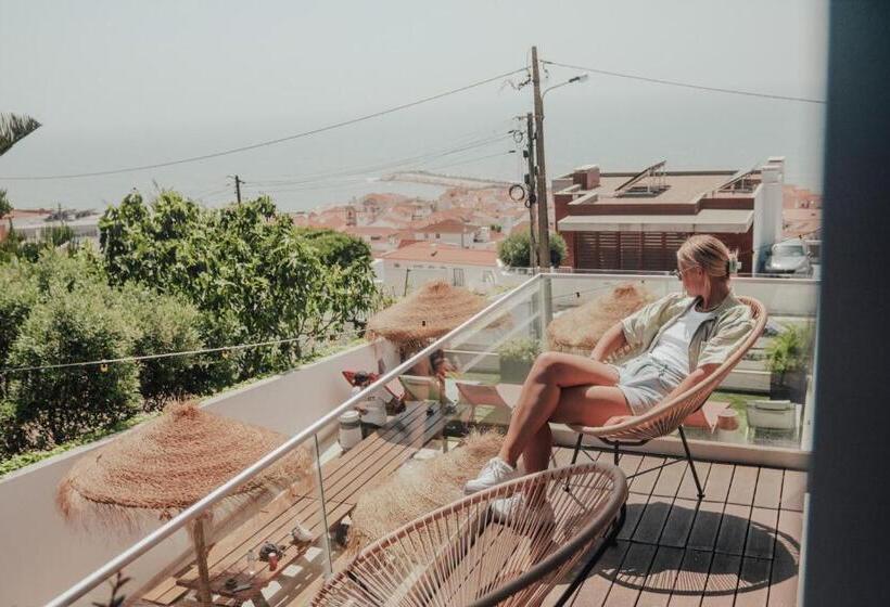 هاستل The Salty Pelican Yoga & Surf Retreat