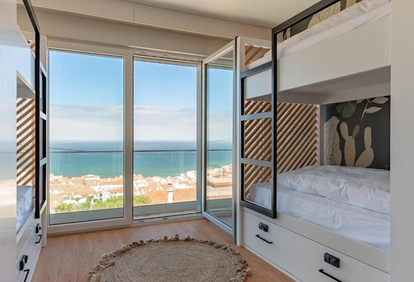 هاستل The Salty Pelican Yoga & Surf Retreat