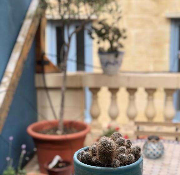 تختخواب و صبحانه Casa Holma