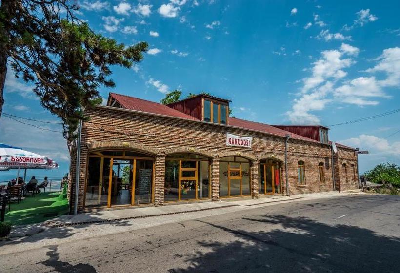 تختخواب و صبحانه Kanudosi