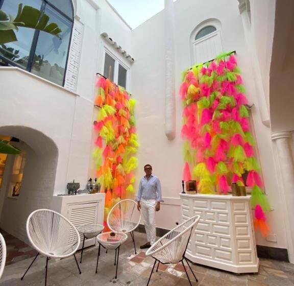 تختخواب و صبحانه Suites Edivino Design Capri