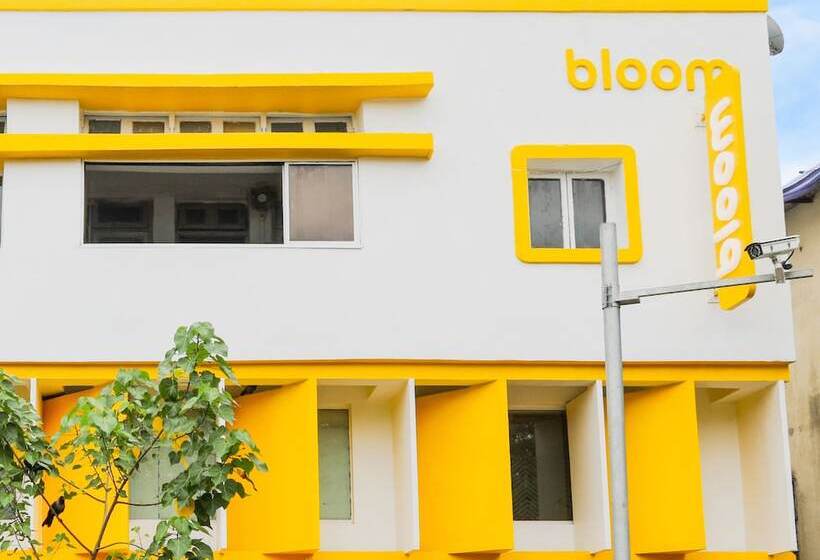 Bloom Hotel   Worli