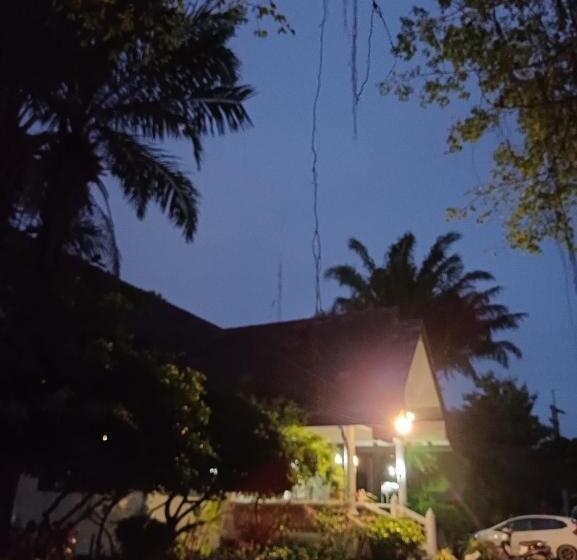 فندق Ban Nam Mao Resort