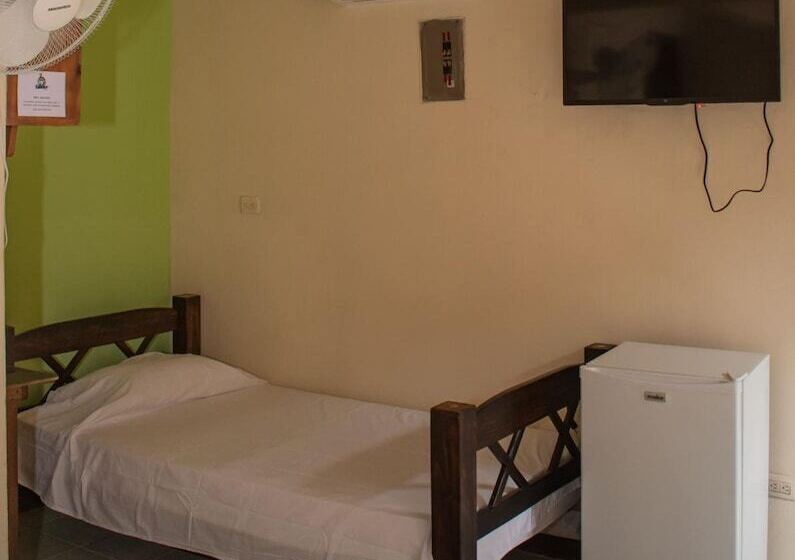 فندق Cabinas Bachelor