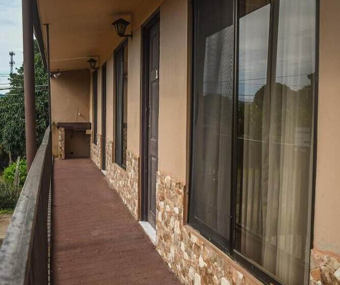 فندق Cabinas Bachelor