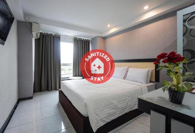 Capital O 3433 Hotel Plaza