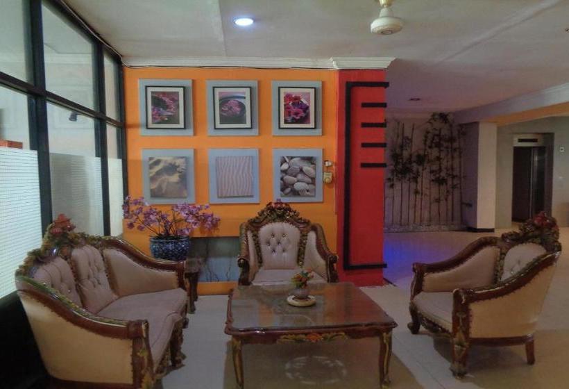 Capital O 3433 Hotel Plaza