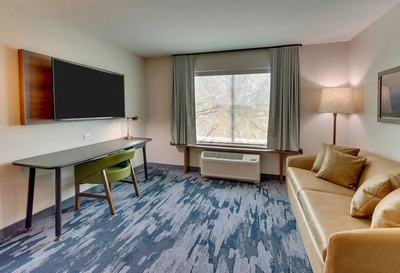 فندق Fairfield Inn & Suites Warsaw