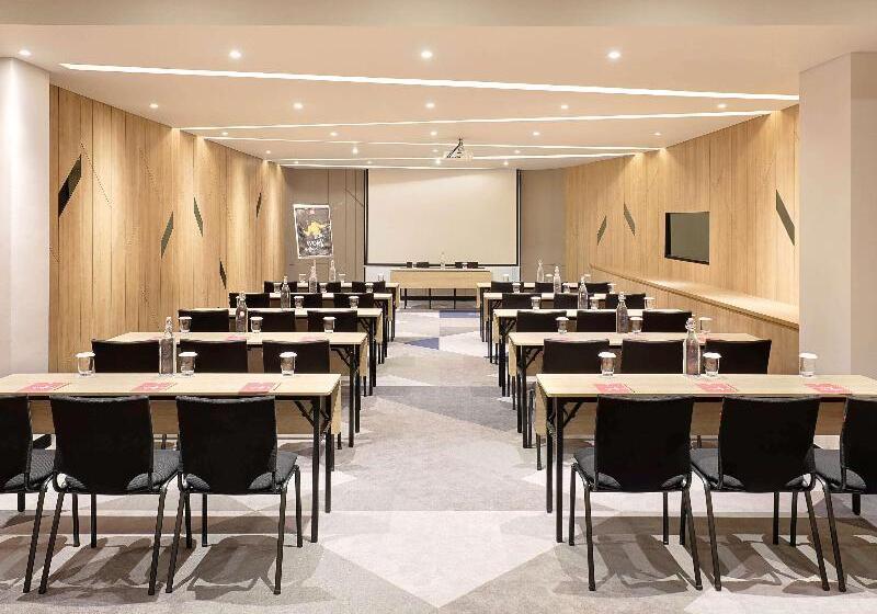 בית מלון כפרי Ibis Samarinda