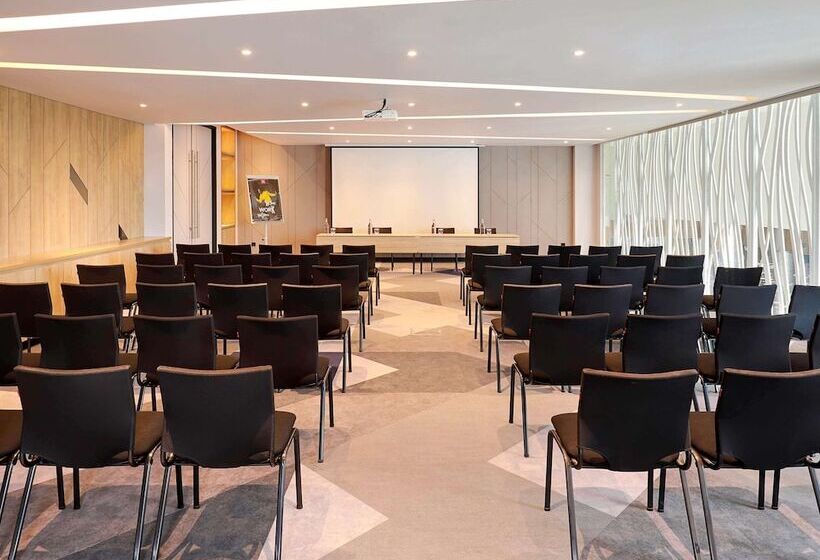 בית מלון כפרי Ibis Samarinda