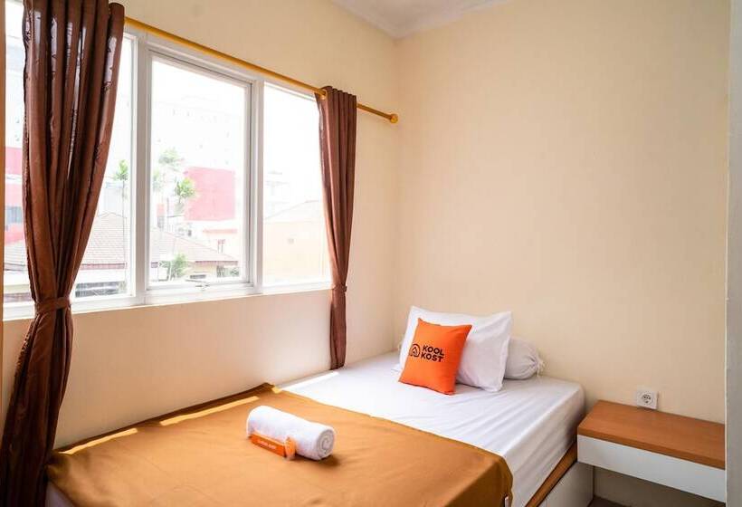 Hotel Koolkost Near Universitas Pancasila