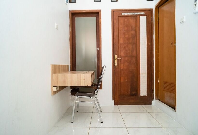 Hotel Koolkost Near Universitas Pancasila