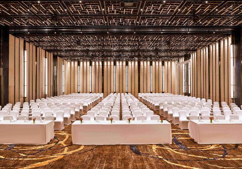 هتل Mövenpick Resort Waverly Phu Quoc