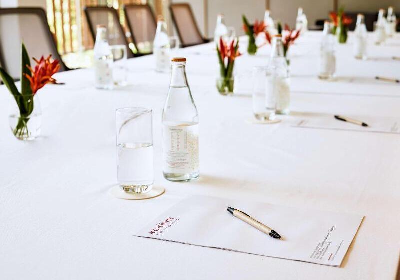 هتل Mövenpick Resort Waverly Phu Quoc