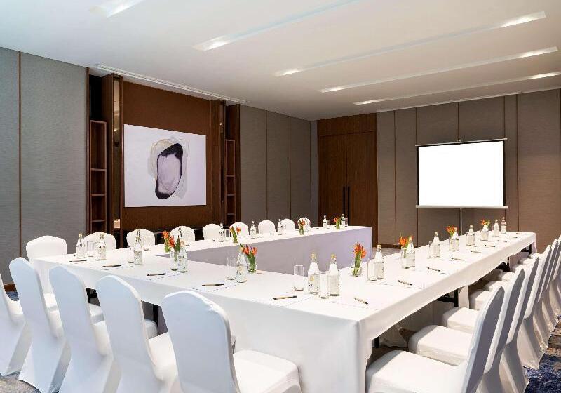 هتل Mövenpick Resort Waverly Phu Quoc